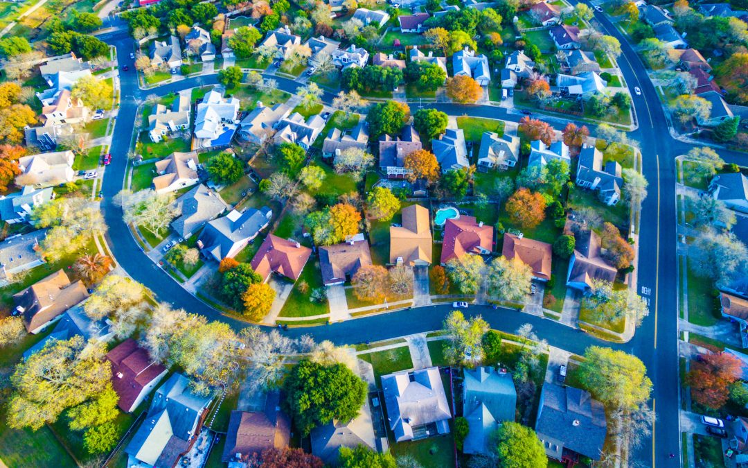 Aerial,View,Over,Modern,Suburb,Home,Community,Neighborhood,With,Colorful